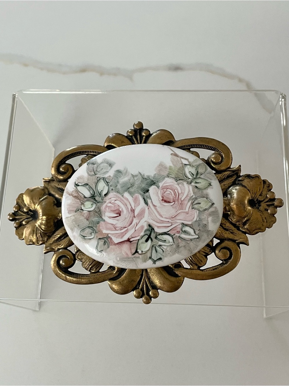 Vintage Victorian-Style Floral Gold-Tone Filigree Cameo Brooch